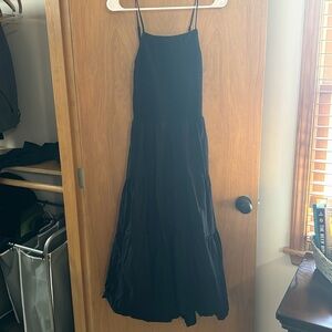 Medium Universal Threads black dress!
